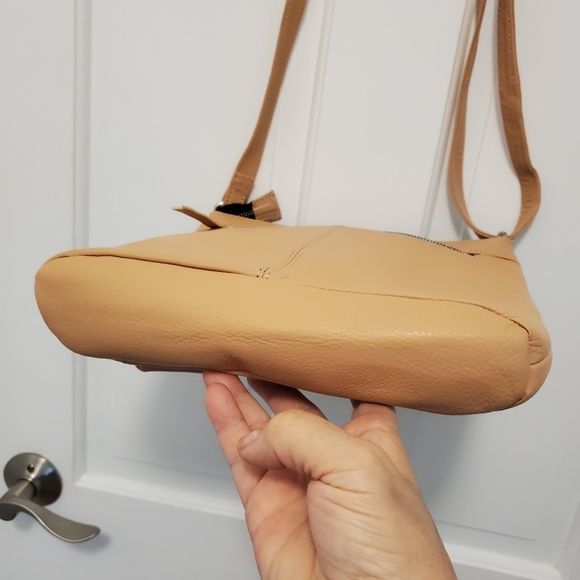 Luxeoria Pebble Grain Leather Crossbody Bag, Light Peach In Color, Classic - Picture 9 of 14